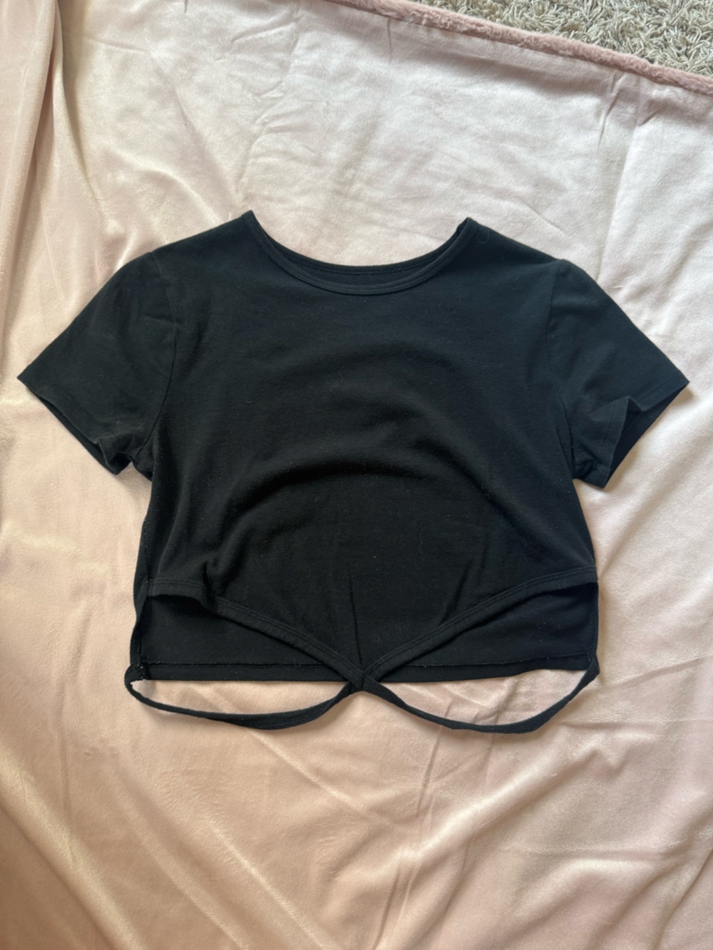 Black Hollister tee